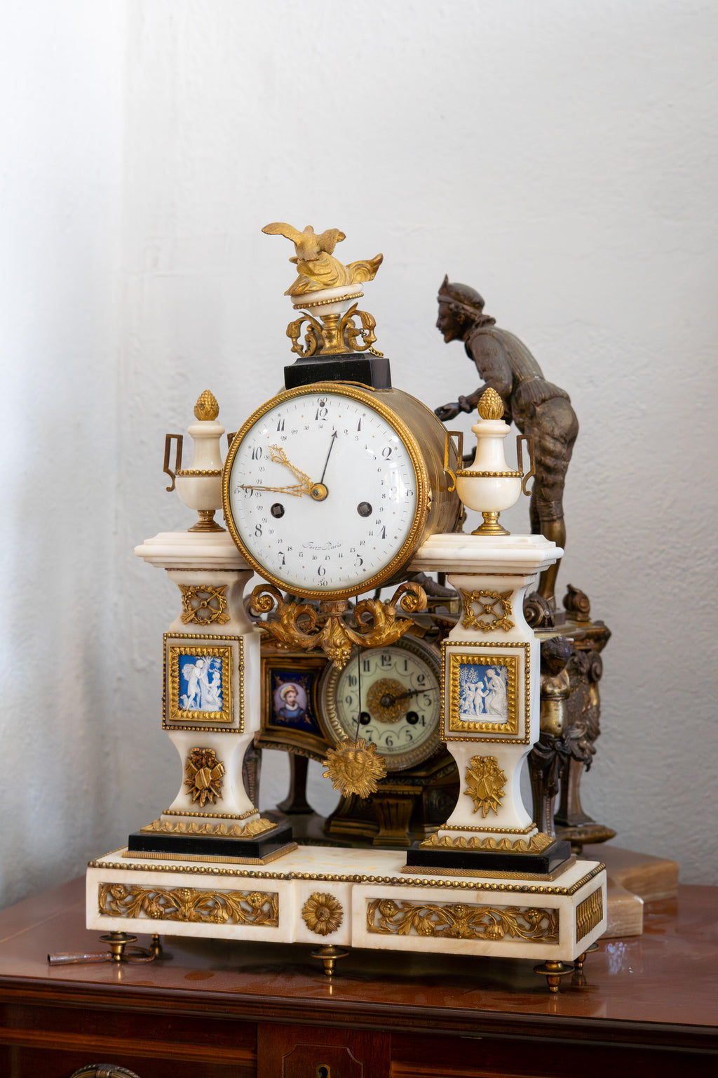 Reloj Francés en Mármol y Bronce Dorado – Estilo Luis XVI, S.XVIII