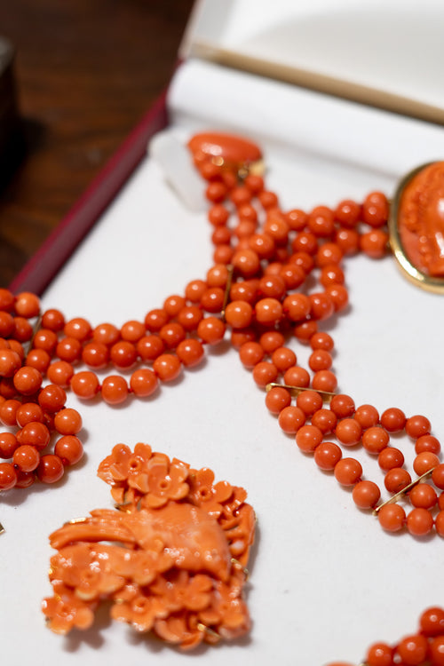 Conjunto de Joyería en Coral y Oro – Italia. Años 80