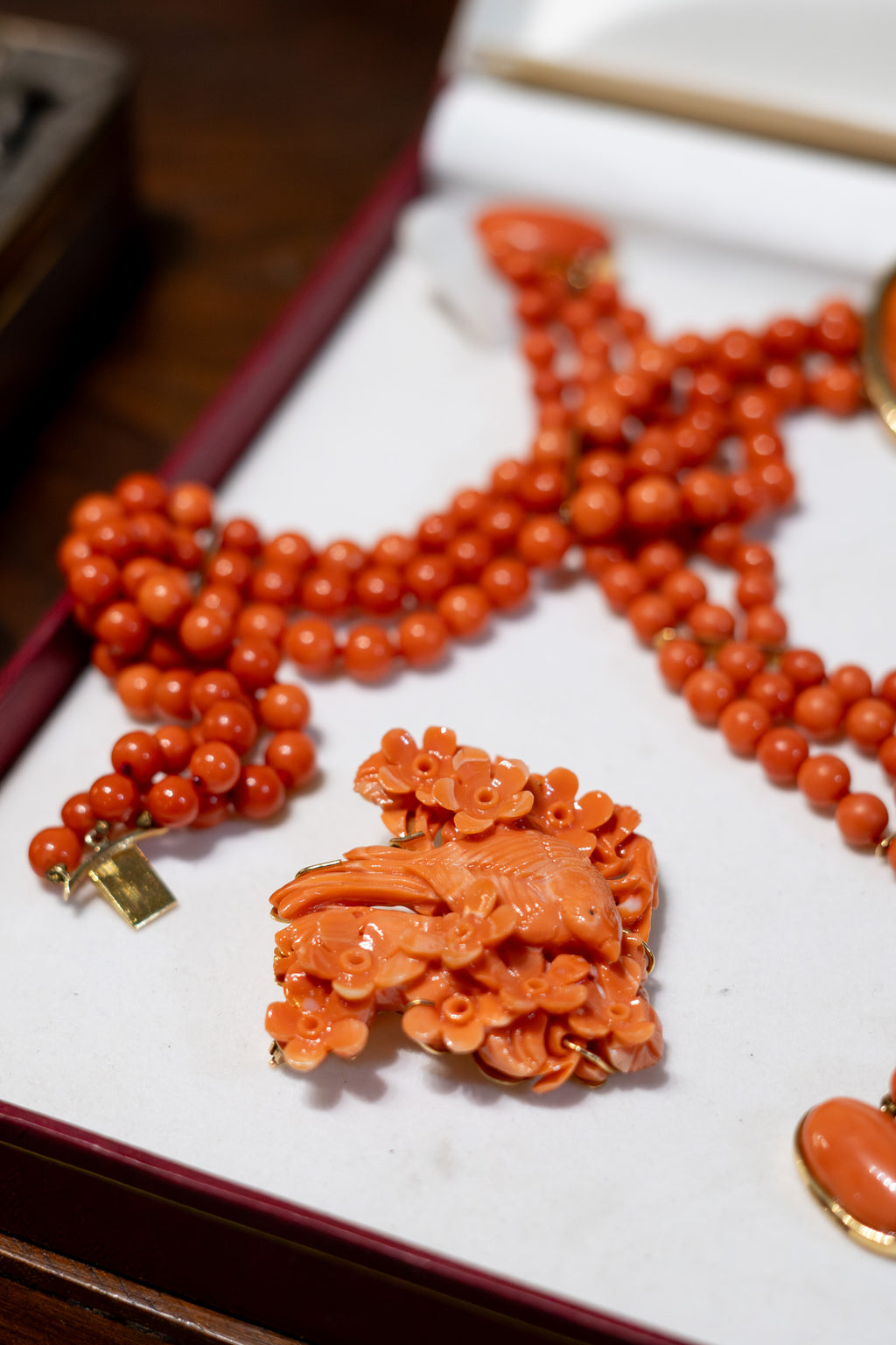 Conjunto de Joyería en Coral y Oro – Italia. Años 80