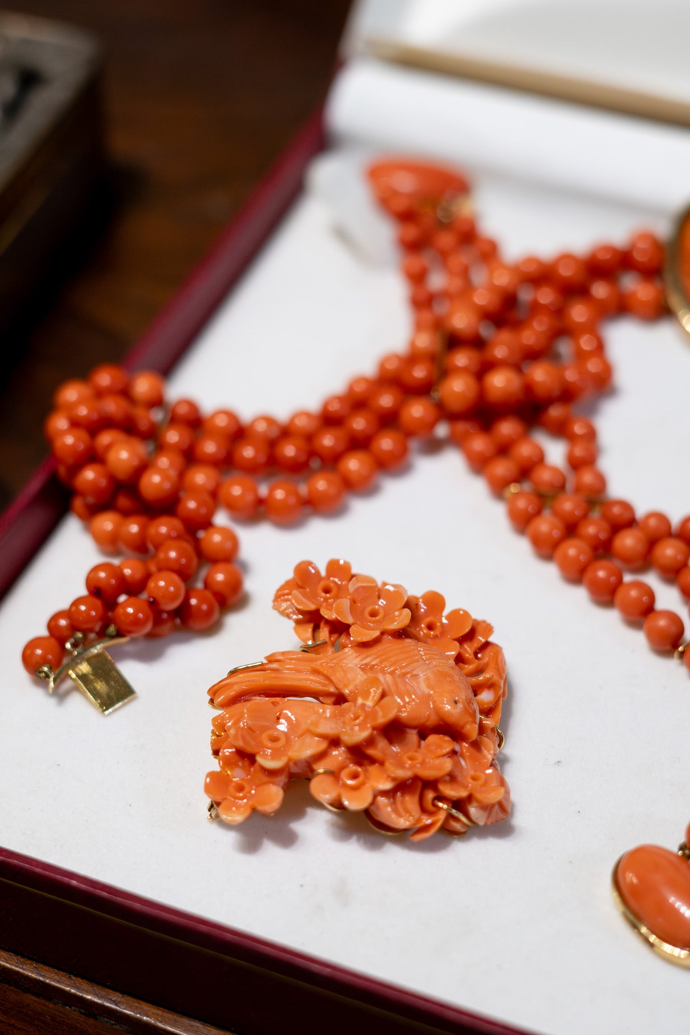 Conjunto de Joyería en Coral y Oro – Italia. Años 80