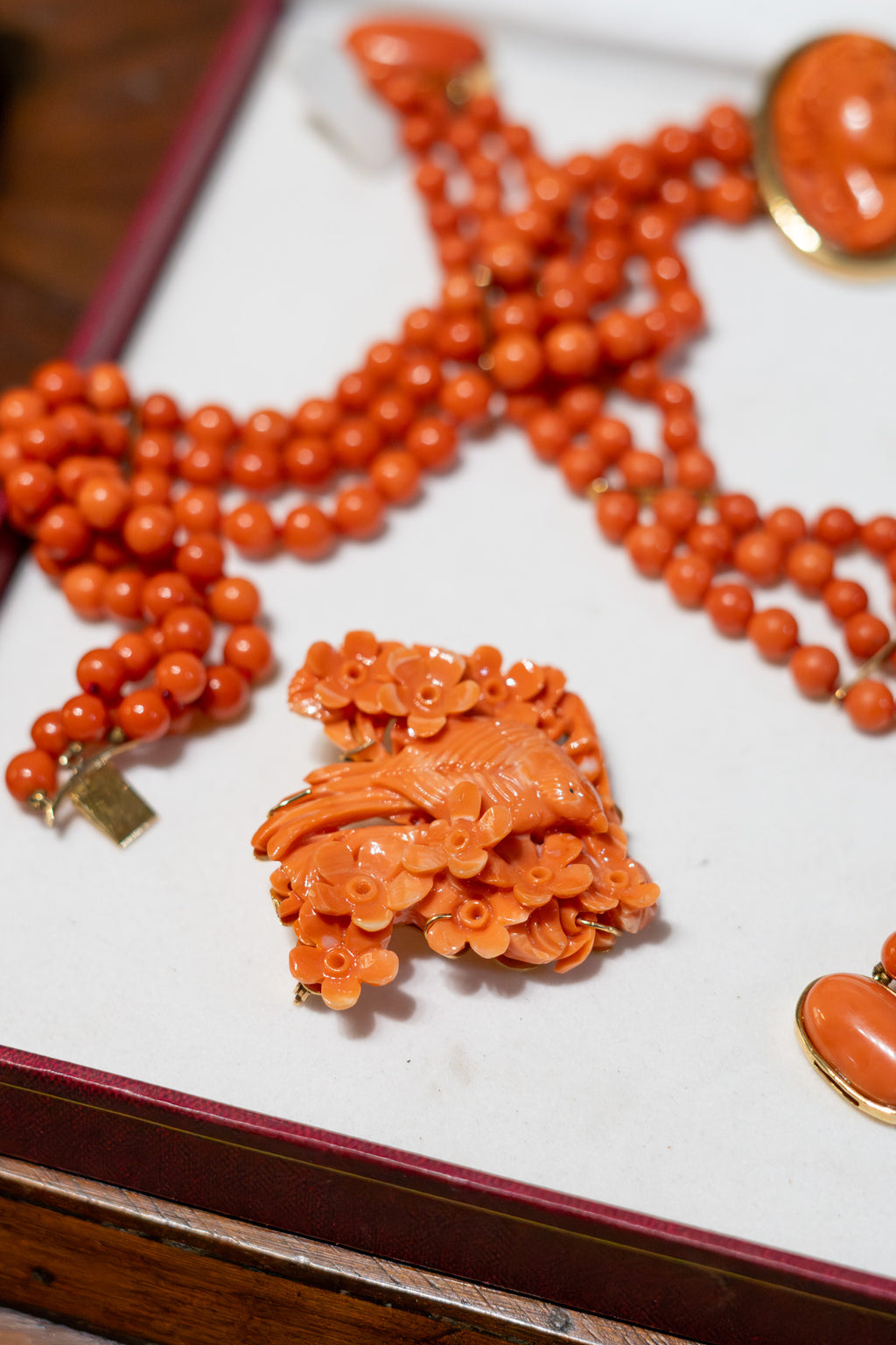 Conjunto de Joyería en Coral y Oro – Italia. Años 80