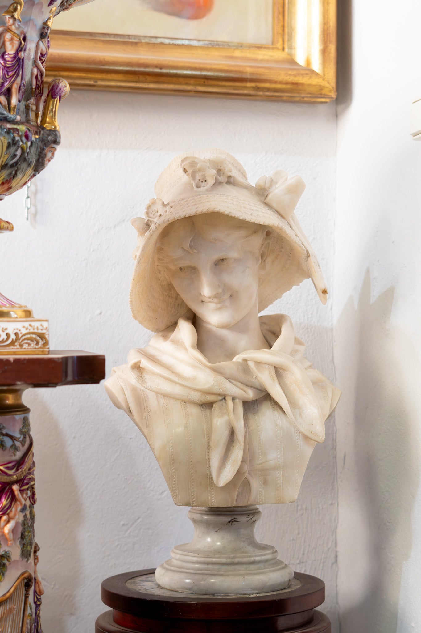 Busto Femenino Tallado en Mármol Francés S.XX
